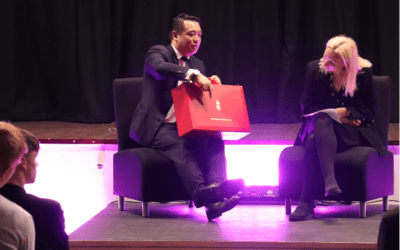 Alan Mak MP visits Cheadle Hulme High School, providing students with an insight into a career in politics and a look into the famous ‘Red Box’